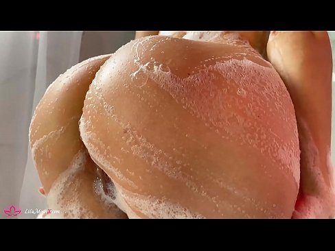 ❤️ Brunette شاور میں شدید orgasm کے لئے وائبریٹر کے ساتھ بلی میں مشت زنی کرتی ہے۔ ہم پر ur.hentai-id.ru ❌